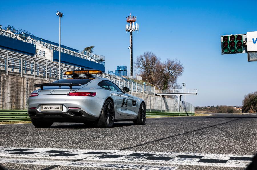  Mercedes-AMG GT S F1 Safety Car 2015 года  (фото 9 из 11)